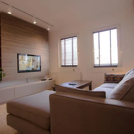 Arena Lux Apartment *